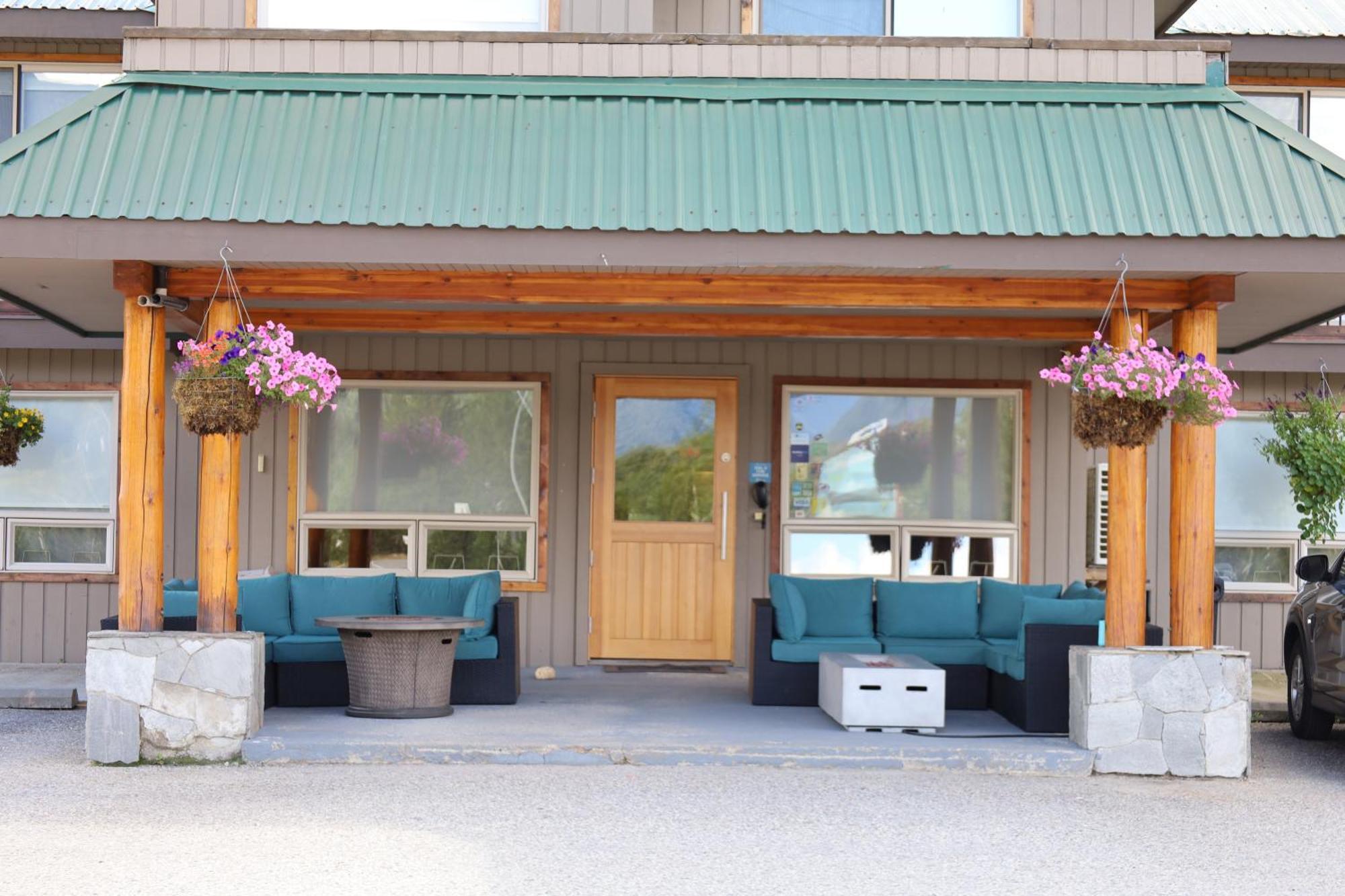 Glacier Mountain Lodge Blue River Exterior photo