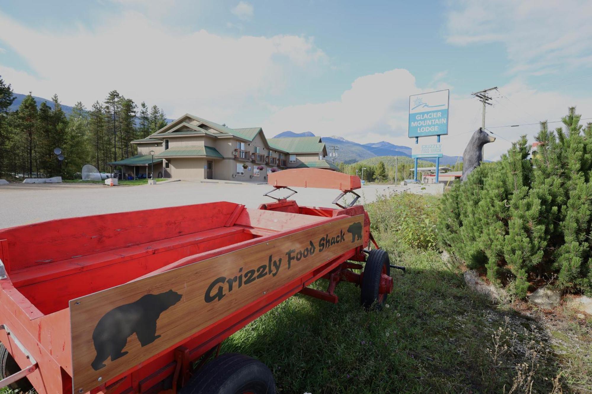Glacier Mountain Lodge Blue River Exterior photo